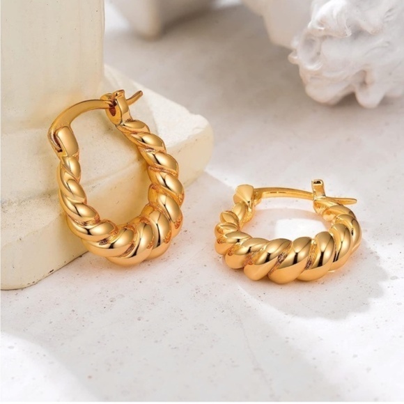 Gold 14k Gold Plated Crossiant Huggie Hoop Earrings - Picture 1 of 4